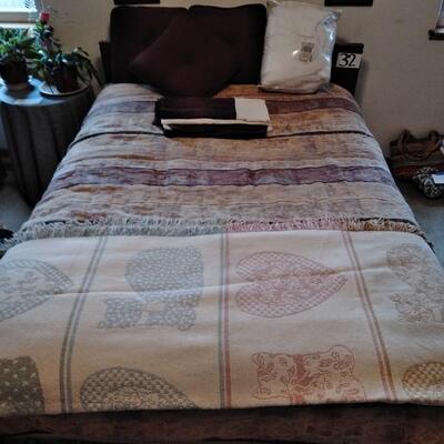 LOT 32 FULL SIZE BED WITH BEDDING