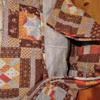 LOT 31  DOWN FEATHER DUVET AND BLANKETS