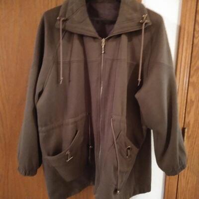 LOT 85 WOMEN'S JACKETS