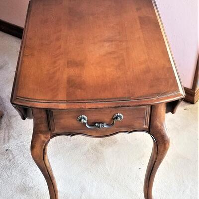 Lot #80  Classic ETHAN ALLEN drop leaf End Table - nice!