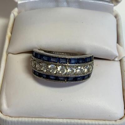 Ladies Ring with Blue and White Stones