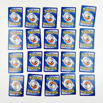 POKÃ‰MON BUNDLE  - MULTI YRS - 2 HOLOGRAPHIC CARDS #25