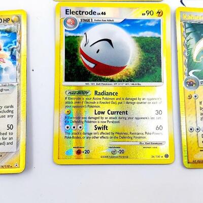 POKÃ‰MON BUNDLE  - MULTI YRS - ELECTRIC W/ HOLOGRAPHIC CARDS #30