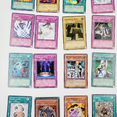 YU-GI-OH - MULTI YRS  - 2 HOLOGRAPHIC CARDS #31