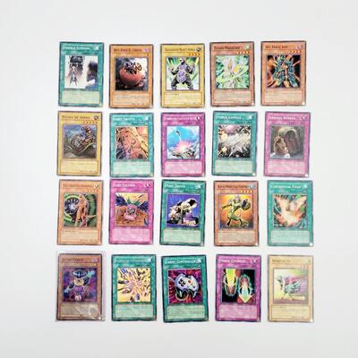YU-GI-OH - MULTI YRS - 2 HOLOGRAPHIC CARDS #33