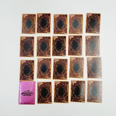 YU-GI-OH - MULTI YRS - 2 HOLOGRAPHIC CARDS #33