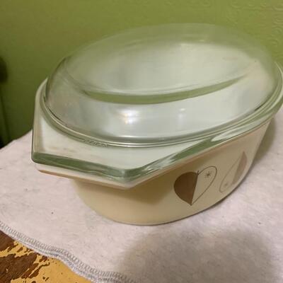 Vintage Pyrex golden heart 045 2 1/2 quart