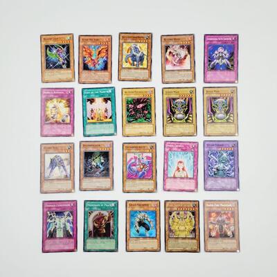 YU-GI-OH - MULTI YRS - 2 HOLIGRAPHIC CARDS #36