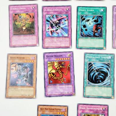 YU-GI-OH - MULTI YRS - 2 HOLIGRAPHIC CARDS #38