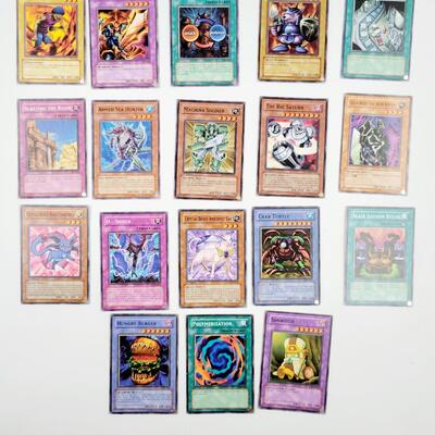 YU-GI-OH - MULTI YRS - 2 HOLIGRAPHIC CARDS #39