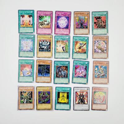YU-GI-OH - MULTI YRS - 2 HOLIGRAPHIC CARDS #41