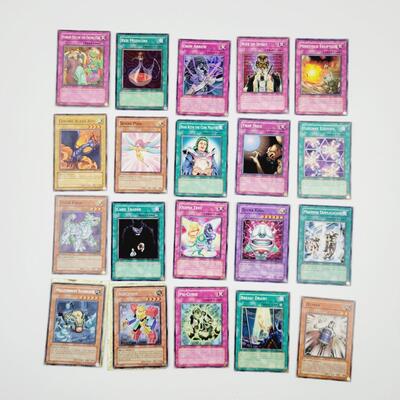 YU-GI-OH - MULTI YRS - 2 HOLIGRAPHIC CARDS  #44
