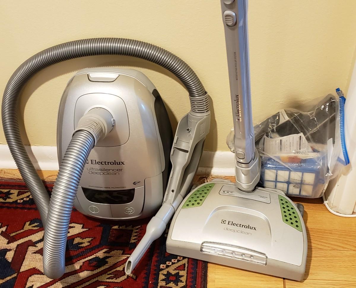 Electrolux Ultrasilencer Deep Clean Vacuum Cleaner | EstateSales.org