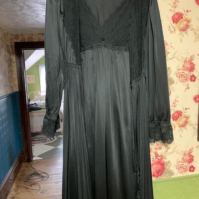 Vintage Pinehurst Peignoir set SZ Small