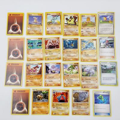 POKÃ‰MON - MULTI YRS - FIGHTING POKÃ‰MON & 1 HOLIGRAPHIC CARD #56