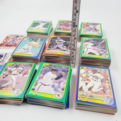 HUGE BUNDLE OF SCORE 1990 & MORE BASEBALL CARDS - BOX INCLUDED