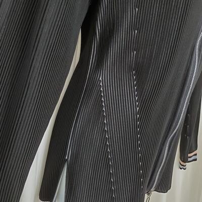 Giorgio Armani Ribbed Ladies Jacket, new with tags - never worn