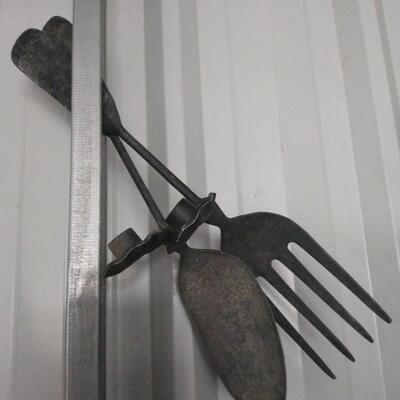 Big Decorative fork and knife metal candle sconce