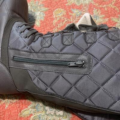 Womenâ€™s Laneige boots Canada SZ 10 nice