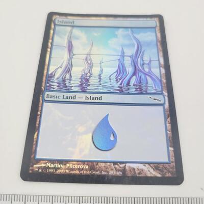 UNOPENED PKG MAGIC CARDS W/ HOLIGRAPHIC CARD