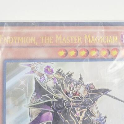 UNOPENED PKG OF YU-GI-OH CARDS W/ HOLIGRAPHIC CARD