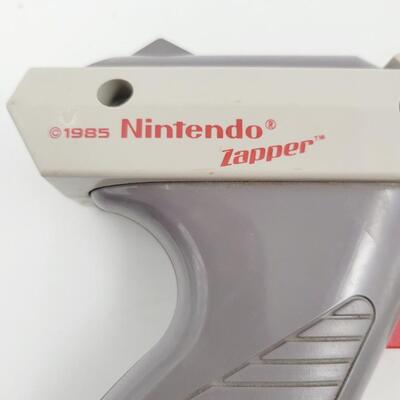 1985 NINTENDO ZAPPER