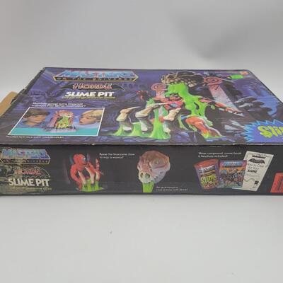 1985 MASTERS OF THE UNIVERSE SLIME PIT W/ ORIGINAL BOX