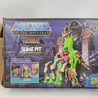 1985 MASTERS OF THE UNIVERSE SLIME PIT W/ ORIGINAL BOX