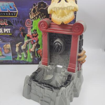 1985 MASTERS OF THE UNIVERSE SLIME PIT W/ ORIGINAL BOX