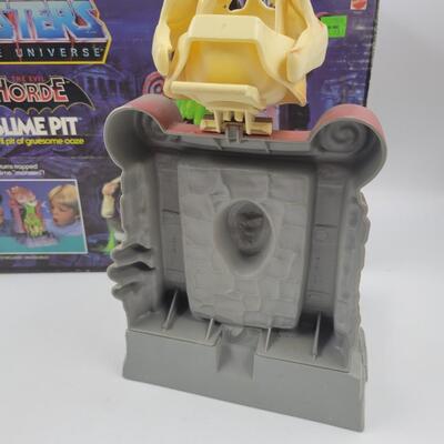 1985 MASTERS OF THE UNIVERSE SLIME PIT W/ ORIGINAL BOX