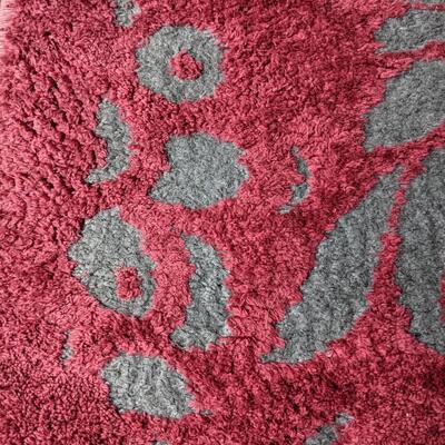 Stunning Red and Grey Rug