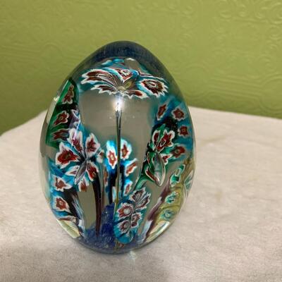 Beautiful Murano Italy glass egg shaped floral paperweight