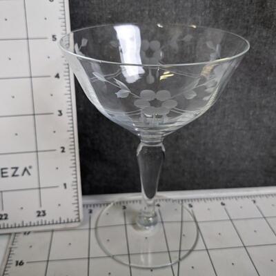#105 Floral Drinking Glasses