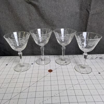 #106 Floral Drinking Glasses 4pc