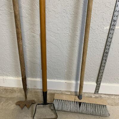 #157 Yard Tools: Push Broom & More