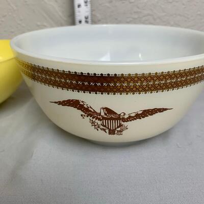 #186 Pyrex Golden Eagle & Yellow Bowl