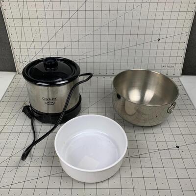 #263 Mini Crock Pot & Mixing Bowls
