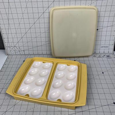 #284 Tupperware Egg Case