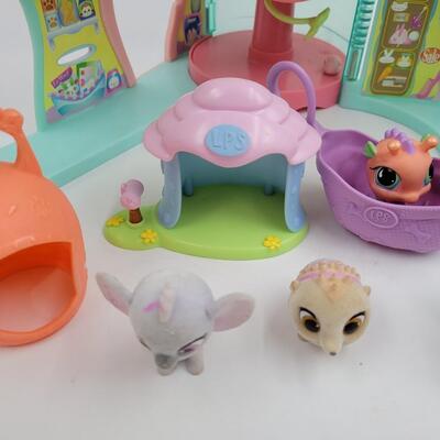 LITTLEST PET SHOP HOUSE W/ LITTLEST PETS & ACCESSORIES