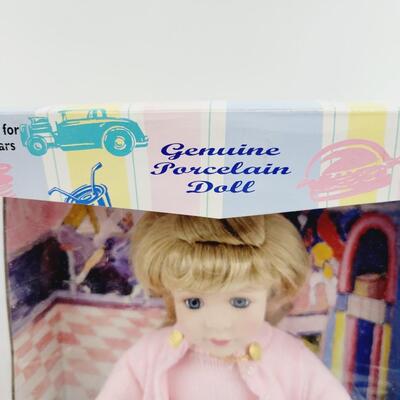 BEAUTIFUL PORCELAIN 50S HIGH DOLL