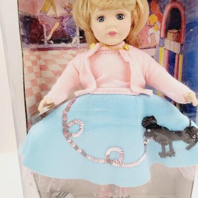 BEAUTIFUL PORCELAIN 50S HIGH DOLL