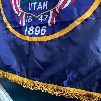 Huge Utah flag excellent condition