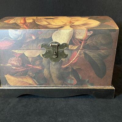 Lot 76  Small Decorative Trunk
