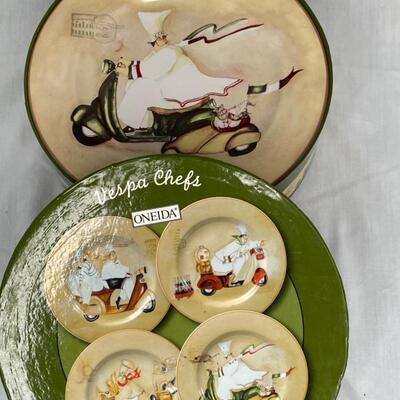 Vespa Chefs Salad/Dessert Plates in covered box