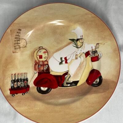 Vespa Chefs Salad/Dessert Plates in covered box