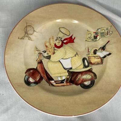 Vespa Chefs Salad/Dessert Plates in covered box