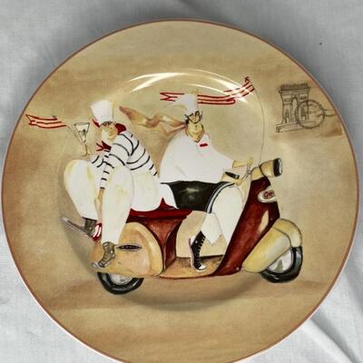 Vespa Chefs Salad/Dessert Plates in covered box