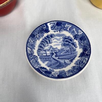 2 Assorted small saucers, and 2 sipping bowls, 1 collectible pink plate