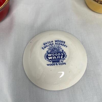 2 Assorted small saucers, and 2 sipping bowls, 1 collectible pink plate