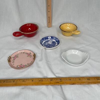 2 Assorted small saucers, and 2 sipping bowls, 1 collectible pink plate